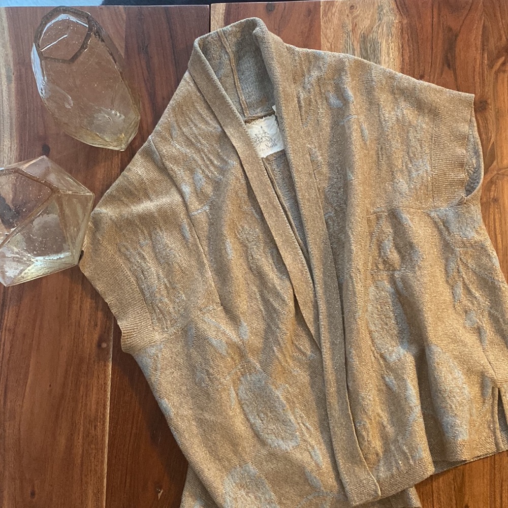 Anthropologie angel of the north wool vest size medium in gold and silver